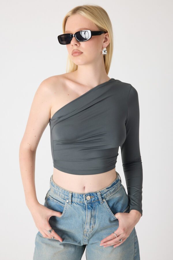 tek omuz crop bluz pilili model